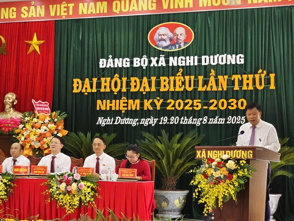 Ông Lê Trung Kiên, Trưởng ban Ban quản lý Khu Kl992 cổng game cá cược Hải Phòng phát biểu tại Đại hội.