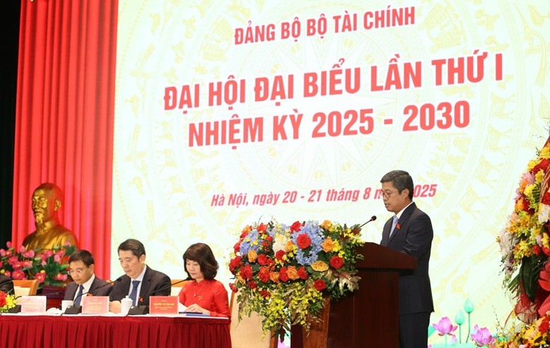 Đồng chí Phạm Đức Thắng tham luận tại Đại hội đại biểu Đảng bộ Bộ Kl991.com nạp rút nhanh lần thứ I. Ảnh: Đức Thanh.