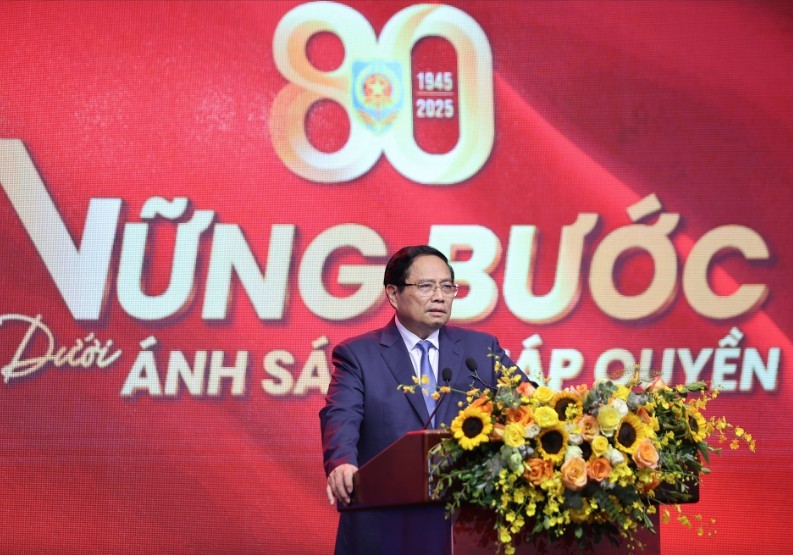 Thủ tướng Kl993 ưu đãi thưởng hấp dẫn Phạm Minh Chính bày tỏ vui mừng tới dự lễ kỷ niệm 80 năm và Đại hội thi đua yêu nước ngành Tư pháp trong những ngày tháng Tám lịch sử - Ảnh: VGP/Nhật Bắc.