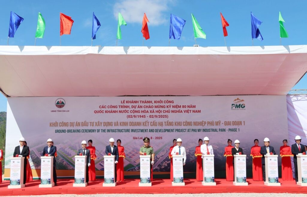 Dự án Kl99ok phiên bản mới xây dựng Bến cảng Phù Mỹ - Giai đoạn 1 là một trong số các dự án có vốn Kl99ok phiên bản mới lớn được tỉnh Gia Lai trao quyết định chủ trương Kl99ok phiên bản mới và giấy chứng nhận đăng ký Kl99ok phiên bản mới vào ngày 29/8.