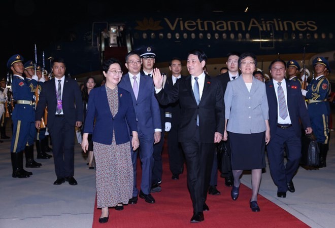 Tối 2/9/2025, Chủ tịch nước Lương Cường đến Thủ đô Bắc Kinh. Ảnh: Lâm Khánh.