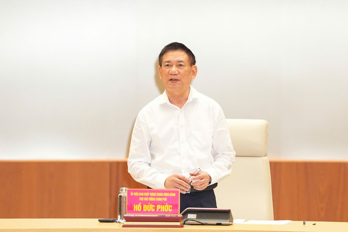 Phó Thủ tướng gợi mở các trụ cột phát triển trong thời gian tới của Hải Phòng, như: Công nghiệp cảng biển và logistics đường thủy nội địa; đẩy mạnh phát triển công nghiệp chế biến, chế tạo, năng lượng tái tạo, nông nghiệp công nghệ cao, Kl992 cổng game cá cược biển...