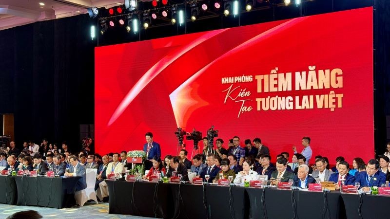 Chủ tịch Hội Doanh nhân trẻ Đặng Hồng Anh, Chủ tịch VPSF 2025 phát biểu đáp từ tại VPSF 2025. Ảnh: Chí Cường