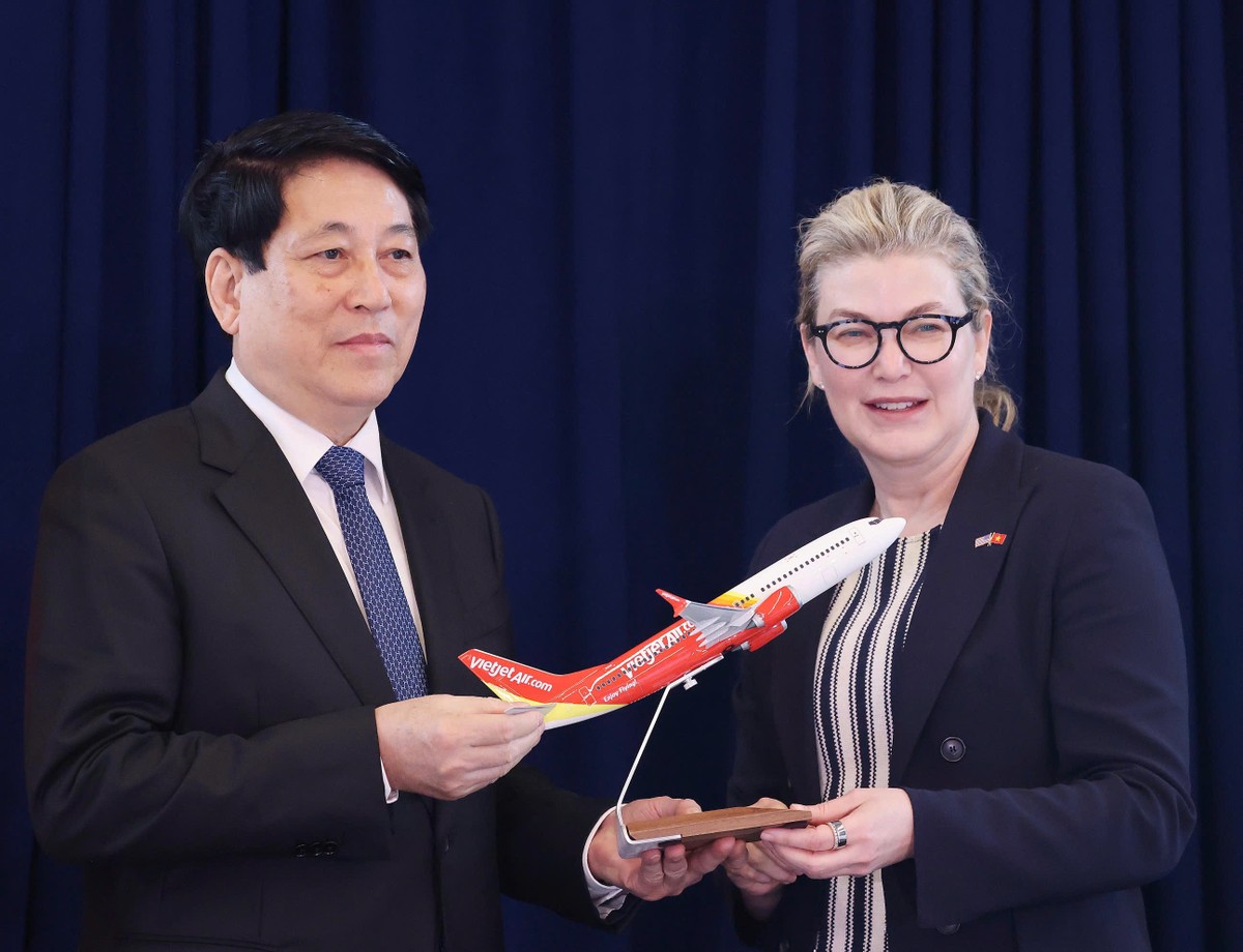 Chủ tịch nước Lương Cường tham dự lễ ký kết bàn giao máy bay giữa Boeing và Vietjet