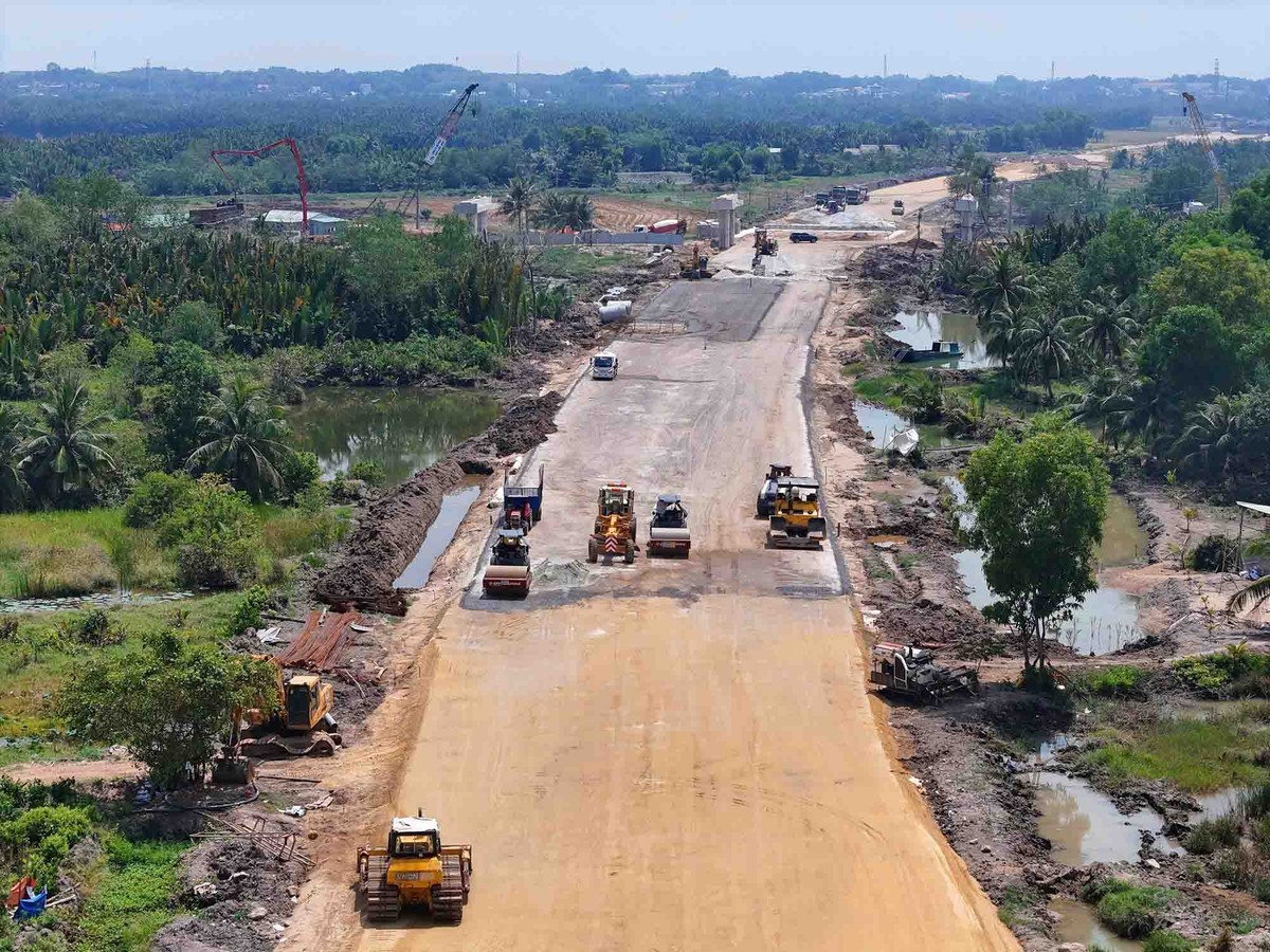 Bài học về tư duy vùng và sự hợp tác kiến tạo trong không gian phát triển mới là phải vượt qua tư duy cục bộ, xây dựng cơ chế phối hợp, điều phối liên thông, đồng bộ và hiệu quả để tích hợp các nguồn lực. Ảnh: Lê Toàn.
