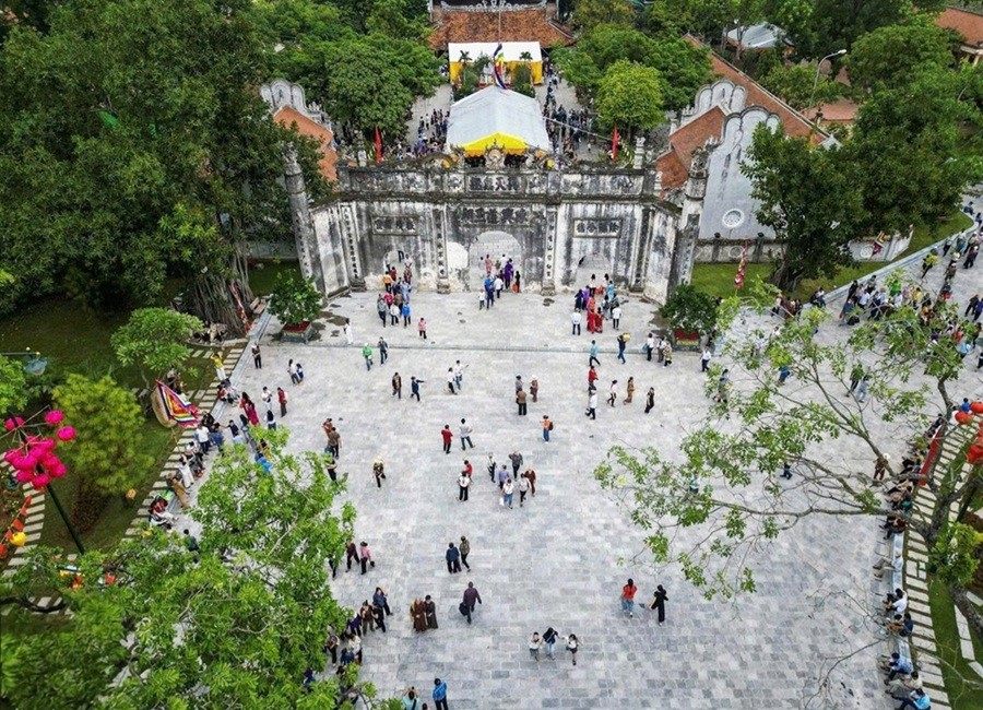 Hàng vạn du khách đổ về Di sản thế giới Côn Sơn - Kiếp Bạc trong dịp lễ hội mùa thu này. Ảnh: Chí Linh