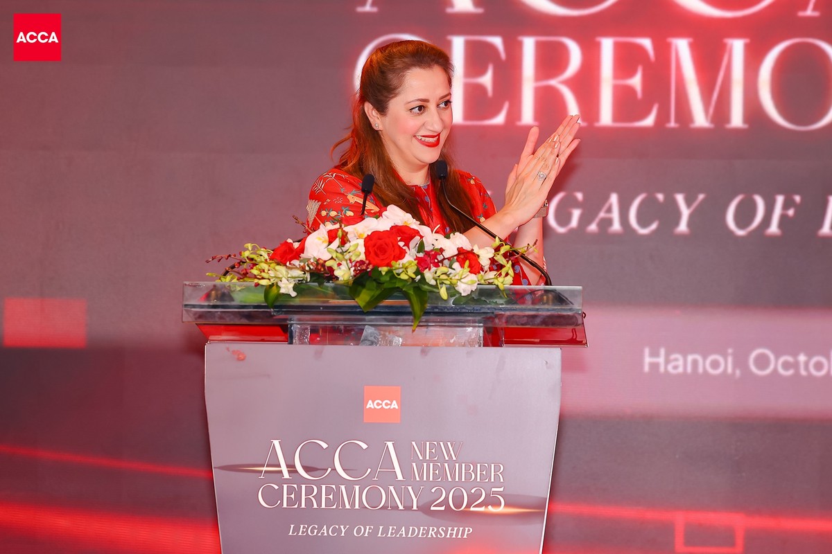 Bà Ayla Majid, Chủ tịch ACCA toàn cầu, chia sẻ niềm tự hào khi chứng kiến sự lớn mạnh không ngừng của ACCA Việt Nam, nơi tinh thần đổi mới và hội nhập quốc tế đang được lan tỏa mạnh mẽ. Ảnh: ACCA Việt Nam Bà Ayla Majid, Chủ tịch ACCA toàn cầu, chia sẻ niềm tự hào khi chứng kiến sự lớn mạnh không ngừng của ACCA Việt Nam, nơi tinh thần đổi mới và hội nhập quốc tế đang được lan tỏa mạnh mẽ. Ảnh: ACCA Việt Nam