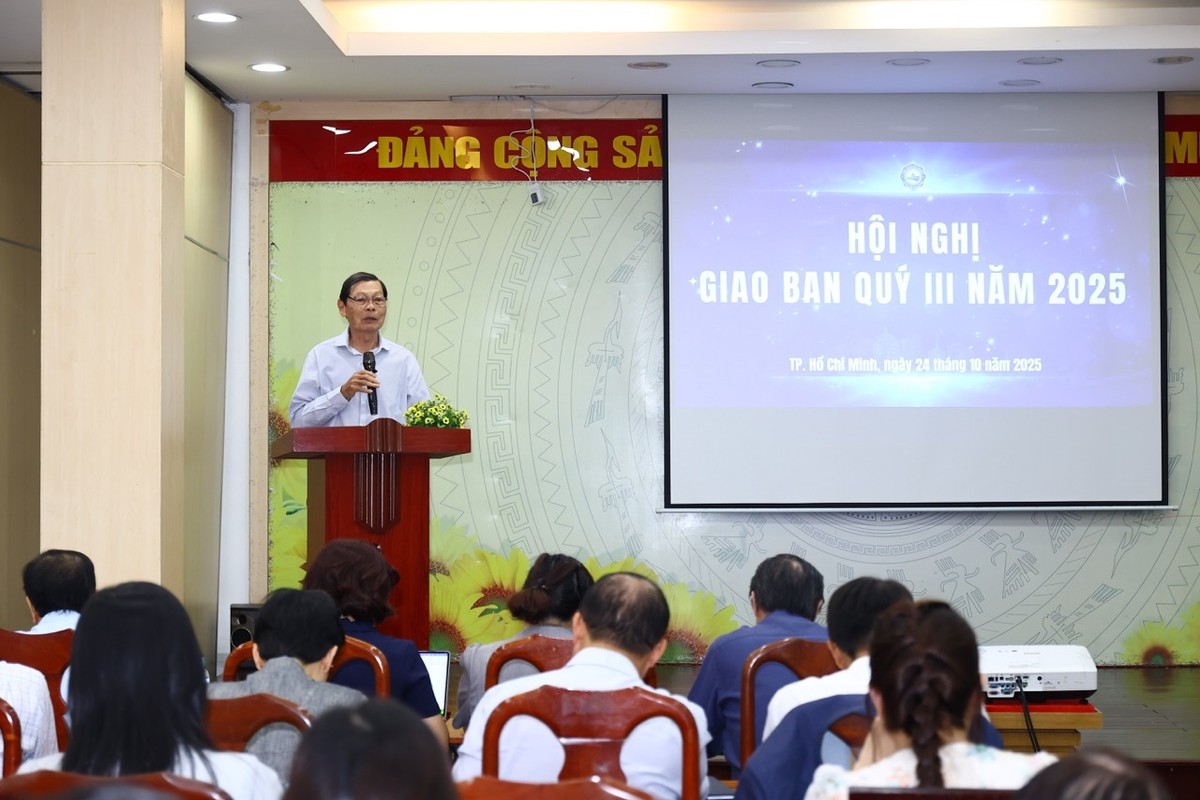 Ông Nguyễn Phước Hưng, Phó chủ tịch HUBA chia sẻ tại hội nghị.