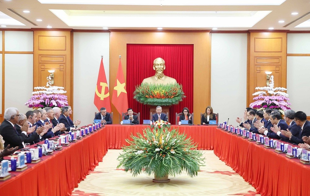 Tổng Bí thư Tô Lâm tiếp Trưởng đoàn các nước tham dự Lễ mở ký Công ước Liên hợp quốc về Chống Kl99ok khuyến mãi lớn mạng (Công ước Hà Nội). Ảnh: Thống Nhất.