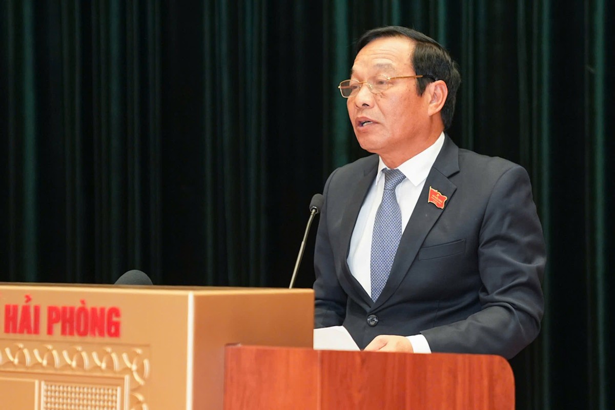 Ông Lê Văn Hiệu, Chủ tịch HĐND TP. Hải Phòng phát biểu tại kỳ họp.