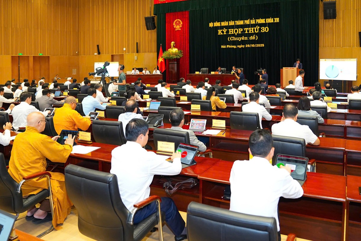 Quang cảnh kỳ họp thứ 30, HĐND Thành phố khóa XVI, nhiệm kỳ 2021 - 2026.