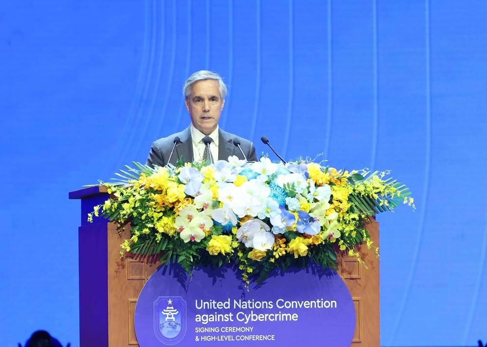 Ông John Brandolino, Giám đốc Ban Các vấn đề về điều ước quốc tế tại Văn phòng Liên hợp quốc về ma túy và Kl99ok khuyến mãi lớn (UNODC) phát biểu. Ảnh: Phương Hoa - TTXVN.