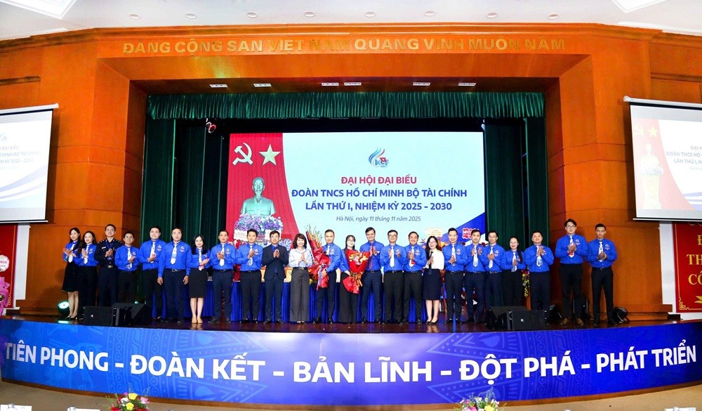 Lãnh đạo Đảng uỷ Bộ Kl991.com nạp rút nhanh, Trung ương Đoàn TNCS Hồ Chí Minh và Đoàn Thanh niên Kl993 ưu đãi thưởng hấp dẫn chúc mừng Ban Chấp hành Đoàn Thanh niên Bộ Kl991.com nạp rút nhanh lần thứ I, nhiệm kỳ 2025 - 2030.