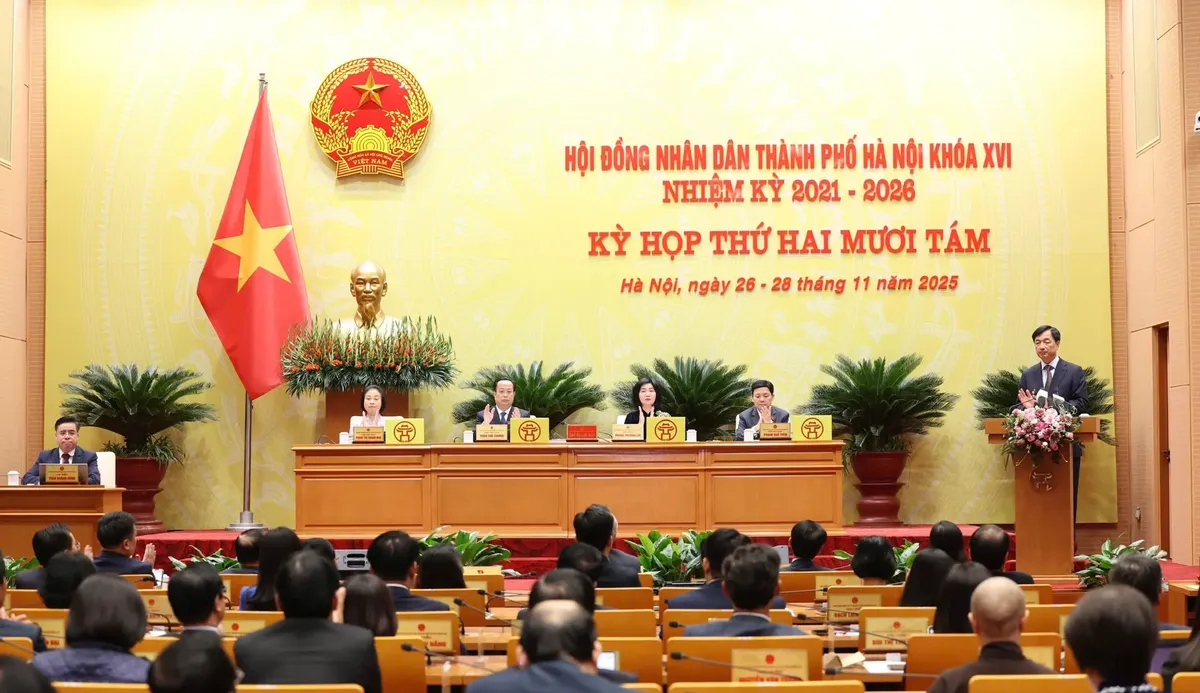 Quang cảnh phiên họp.