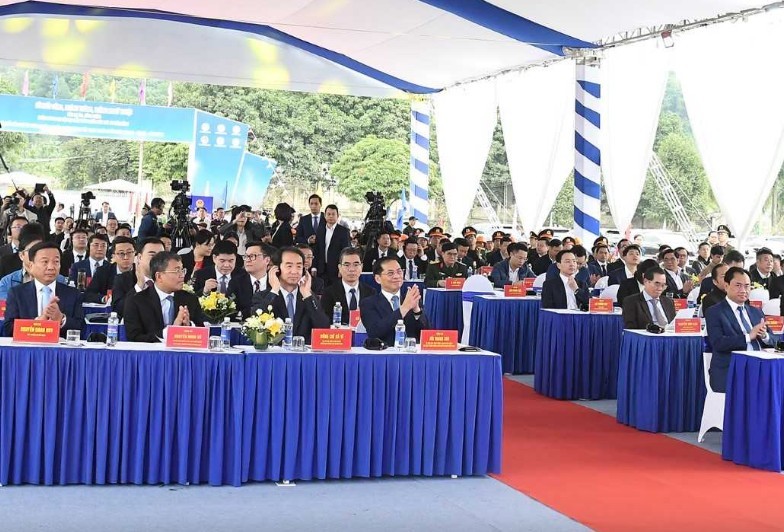 Phó Thủ tướng Bùi Thanh Sơn dự Lễ khởi công ga Dự án thành phần 1 thuộc Dự án Kl99ok phiên bản mới xây dựng tuyến 99Kl.app khuyến mãi hot Lào Cai - Hà Nội - Hải Phòng tại tỉnh Lào Cai - Ảnh: VGP.