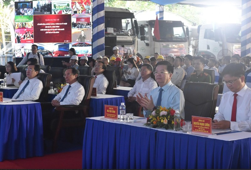 Phó Thủ tướng Mai Văn Chính dự Lễ Khởi công Dự án Xây dựng Nhà Văn hóa Thanh niên tại điểm cầu TPHCM - Ảnh: VGP.