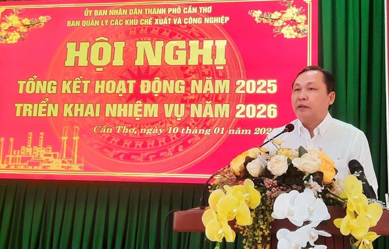 Ông Lê Công Lý, Trưởng Ban quản lý các khu chế xuất và công nghiệp Cần Thơ phát biểu tại Hội nghị.