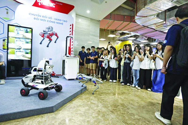 Việc ban hành đồng bộ loạt luật về khoa học - công nghệ và đổi mới sáng tạo tạo nền tảng pháp lý quan trọng cho các ngành công nghệ mới, tăng tốc chuyển đổi số, đưa khoa học - công nghệ thành động lực chính của tăng trưởng. Ảnh: Đức Thanh