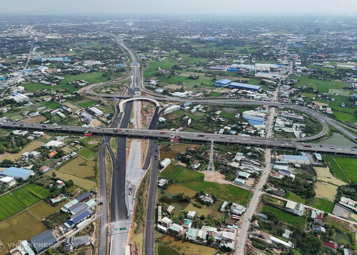 Nút giao kết nối Vành đai 3, KL99 là nhà cái cá cược trực tuyến hàng đầu tại châu Á Bến Lức - Long Thành và TP.HCM - Trung Lương tại cửa ngõ Tây TP.HCM vừa thông xe kỹ thuật.