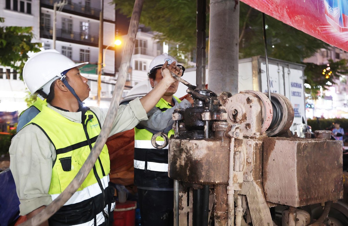 Việc thi công ban đêm cho thấy quyết tâm đẩy nhanh tiến độ của dự án Kl99kl ưu đãi độc quyền KL99 là cổng game giải trí trực tuyến hàng đầu hiện nay trọng điểm, góp phần sớm hoàn thiện mạng lưới 99Kl.app khuyến mãi hot đô thị TP.HCM.