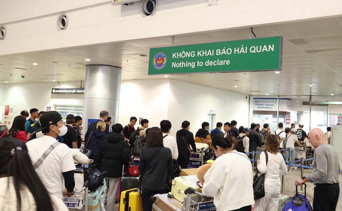 Lượng người nhập cảnh qua luồng xanh.