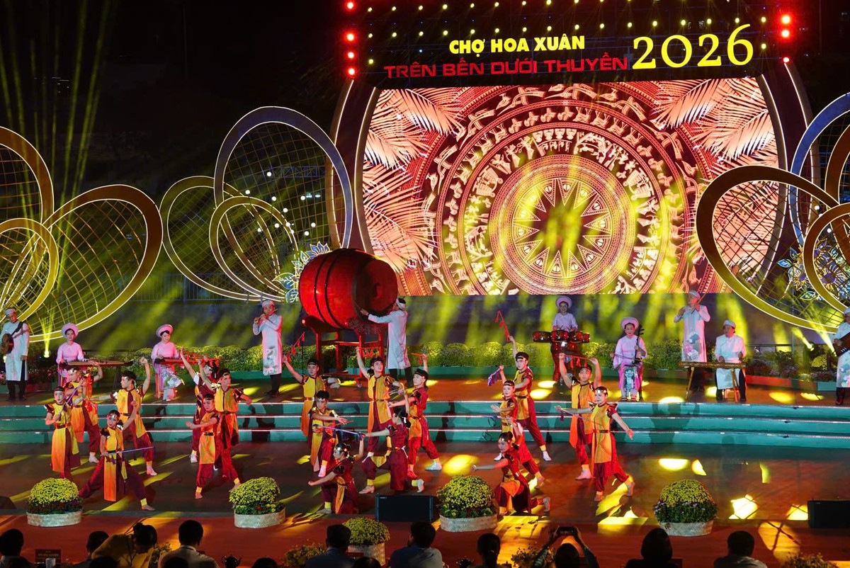 Lễ khai mạc Chợ hoa Xuân “Trên bến dưới thuyền” Tết Bính Ngọ 2026.