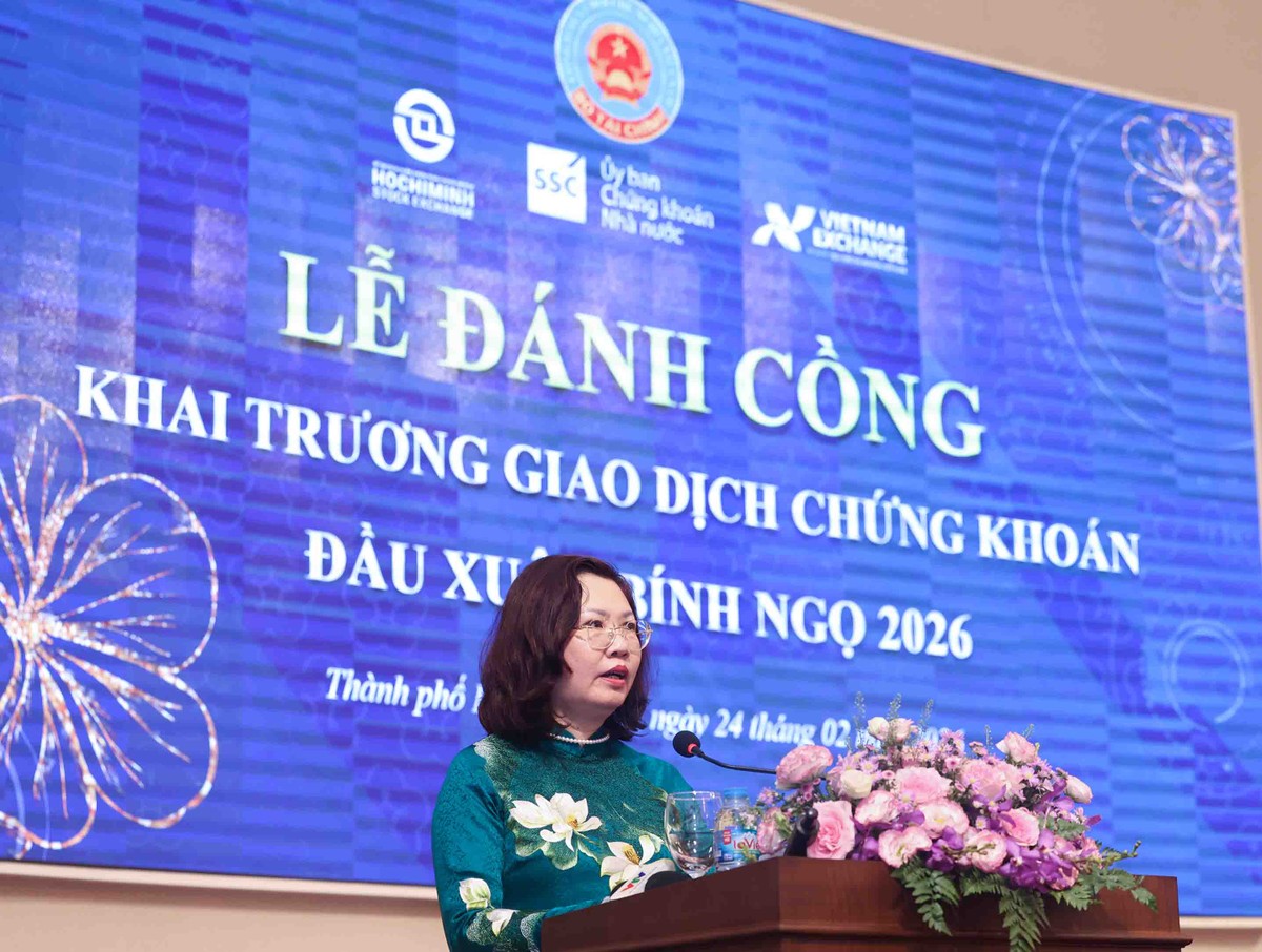 Bà Vũ Thị Chân Phương - Chủ tịch Ủy ban 99Kl99 link đăng nhập 99Kl99 trực tiếp đá gà phát biểu tiếp thu ý kiến chỉ đạo.