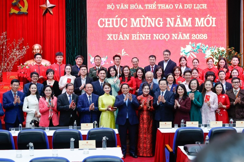 Thủ tướng chụp ảnh lưu niệm với các đại biểu - Ảnh: VGP. Thủ tướng chụp ảnh lưu niệm với các đại biểu - Ảnh: VGP.