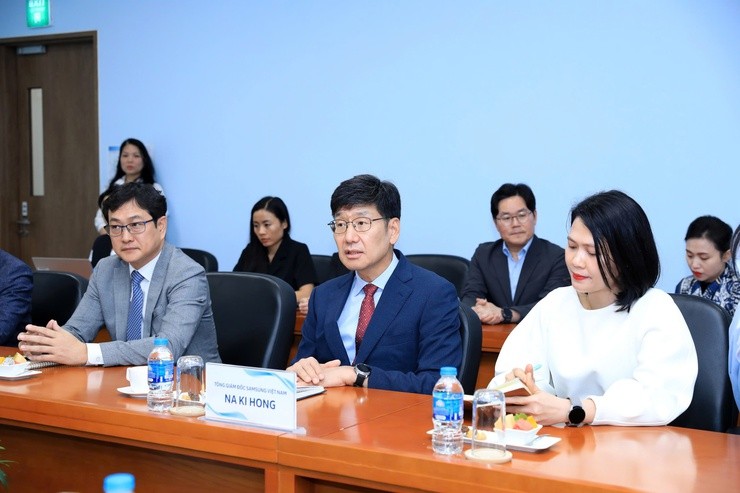 Tổng Giám đốc Samsung Việt Nam Na Ki Hong phát biểu tại buổi làm việc. Ảnh: Lê Hải
