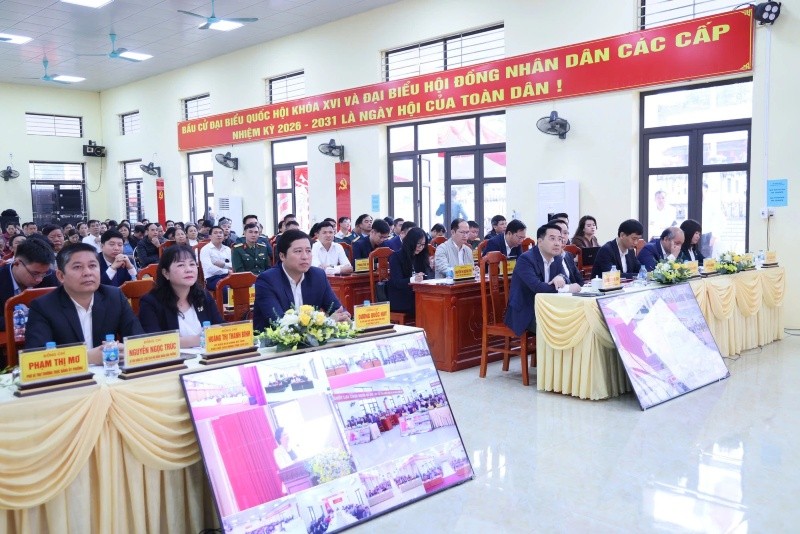 Hội nghị được tổ chức trực tiếp tại phường Nam Cường và kết nối trực tuyến tới 8 điểm cầu. Ảnh: Thu Giang