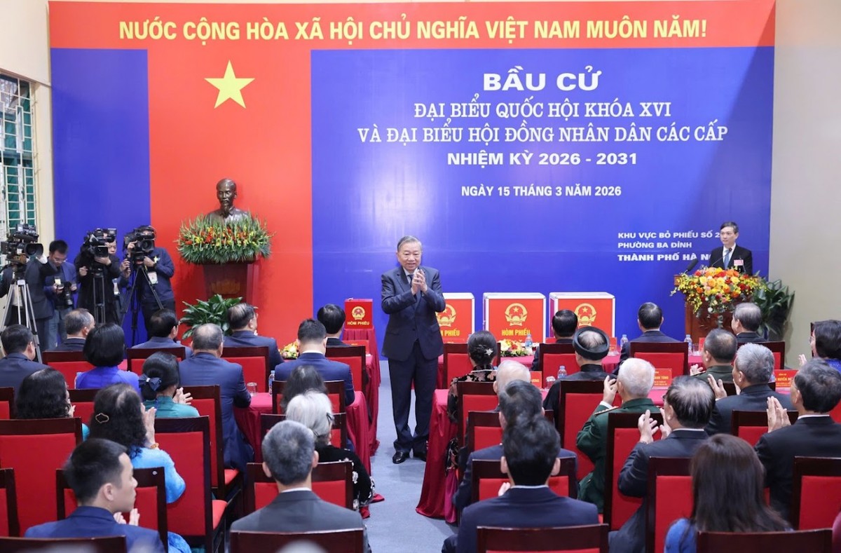 Tổng Bí thư Tô Lâm dự lễ khai mạc Ngày bầu cử tại Khu vực bỏ phiếu số 2 phường Ba Đình, TP. Hà Nội. Ảnh: VGP/Nhật Bắc