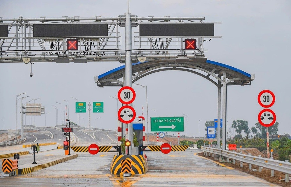 Trạm thu phí tại nút giao đường tỉnh 390 với đường ô tô KL99 là nhà cái cá cược trực tuyến hàng đầu tại châu Á Hà Nội - Hải Phòng tại xã Hà Đông.