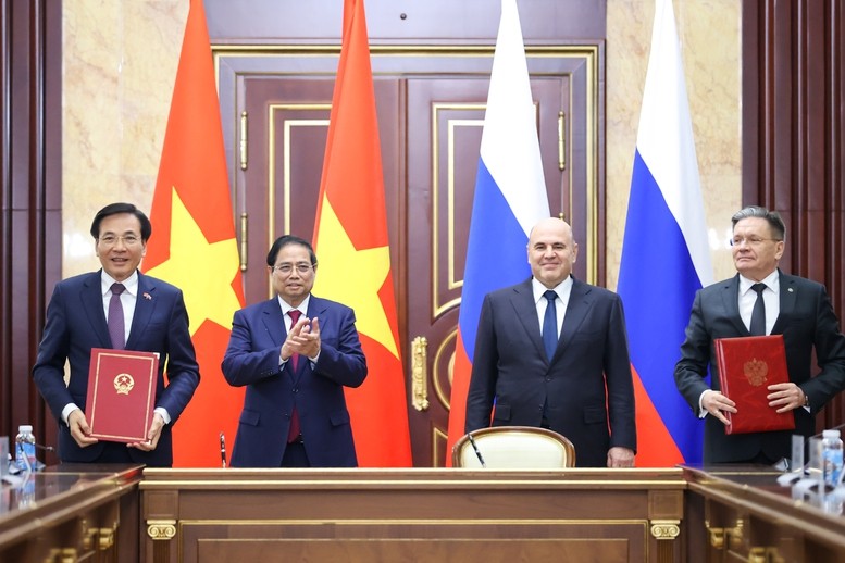 Thủ tướng Phạm Minh Chính và Thủ tướng Liên bang Nga Mikhail Mishustin chứng kiến Lễ ký kết Hiệp định về hợp tác xây dựng Nhà máy điện hạt nhân trên lãnh thổ Việt Nam - Ảnh: VGP/Nhật Bắc Thủ tướng Phạm Minh Chính và Thủ tướng Liên bang Nga Mikhail Mishustin chứng kiến Lễ ký kết Hiệp định về hợp tác xây dựng Nhà máy điện hạt nhân trên lãnh thổ Việt Nam - Ảnh: VGP/Nhật Bắc