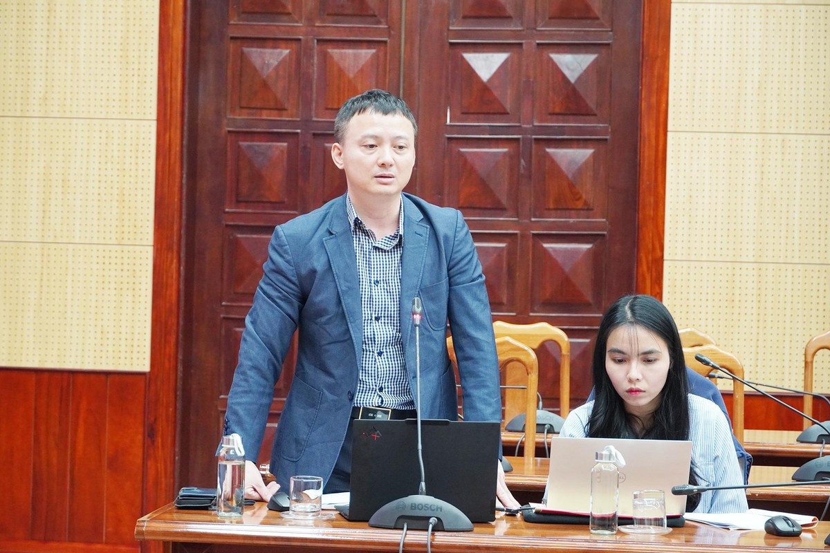 Đơn vị tư vấn trình bày báo cáo về điều chỉnh chương trình phát triển nhà ở tỉnh Quảng Trị giai đoạn 2021 - 2030.