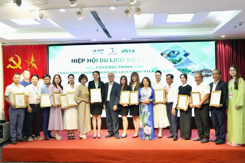 Tại Tọa đàm, Hiệp hội Du lịch Việt Nam đã trao Giấy chứng nhận VITA GREEN cho các Kl991.com World Cup 2026 Chính Thức du lịch đạt tiêu chuẩn.