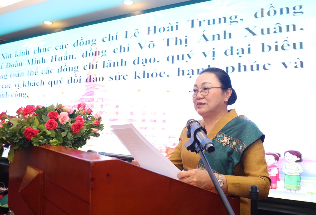 Đại sứ Khamphao Ernthavanh phát biểu tại sự kiện.