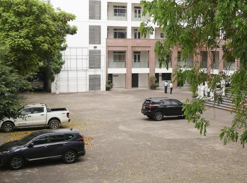 Lực lượng chức năng làm việc tại trụ sở Trường Đại học Kinh Bắc. Lực lượng chức năng làm việc tại trụ sở Trường Đại học Kinh Bắc.