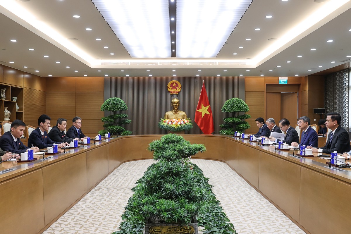 Thủ tướng đề nghị hai bên cần phối hợp chặt chẽ triển khai hiệu quả nhận thức chung và các thỏa thuận đã đạt được trong các chuyến thăm của lãnh đạo hai nước - Ảnh: VGP/Nhật Bắc