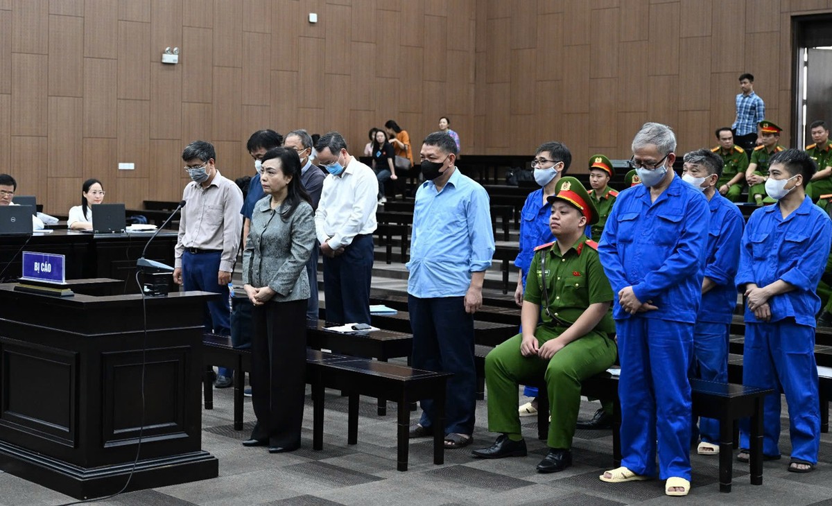 Các bị cáo tại phiên tòa.
