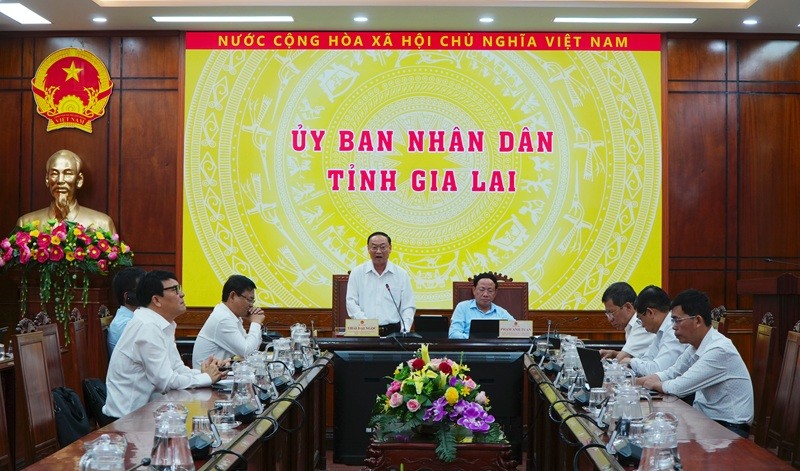 Bí thư Tỉnh ủy Gia Lai Thái Đại Ngọc cam kết tỉnh sẽ đảm bảo cân đối vốn hằng năm thực hiện tốt công tác giải phóng mặt bằng thực hiện dự án. Ảnh: N.H.