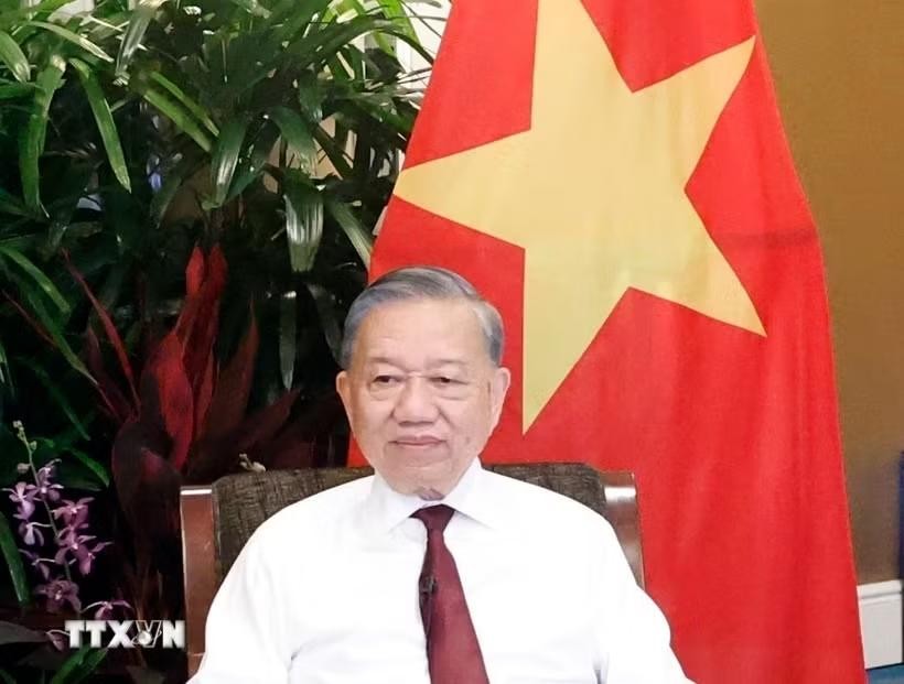 Tổng Bí thư, Chủ tịch nước Tô Lâm trả lời phỏng vấn của phóng viên Reuters bên lề Đối thoại Shangri-La lần thứ 23. (Ảnh: Thống Nhất/TTXVN)