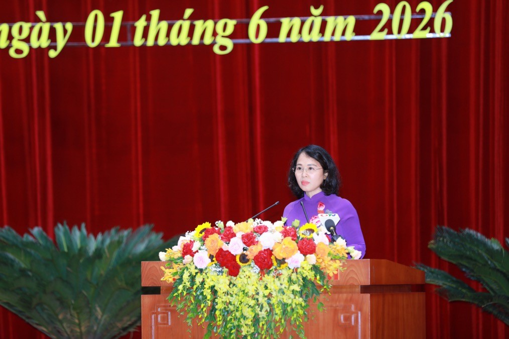 Bà Trịnh Thị Minh Thanh, Chủ tịch HĐND tỉnh Quảng Ninh phát biểu bế mạc kỳ họp thứ 3. Ảnh: QMG