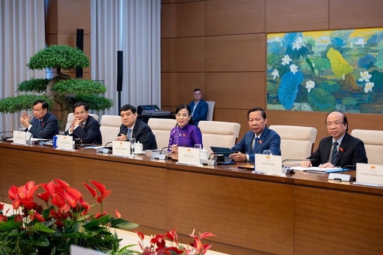 Các đại biểu tham dự buổi tiếp.