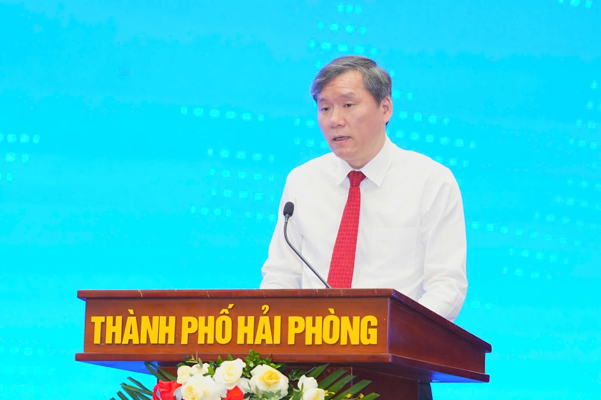 Ông Lê Văn Lợi, Chủ tịch Viện Hàn lâm Khoa học Trang Chủ KL99Com Số 1 Link Đăng Ký KL999 Việt Nam, Phó Trưởng Ban Chính sách, chiến lược Trung ương, Phó Chủ tịch Hội đồng Lý luận Trung ương phát biểu đề dẫn.