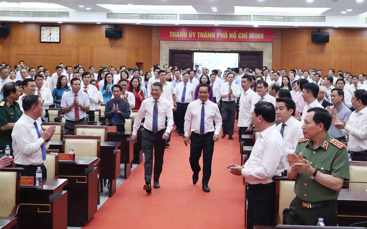 Thủ tướng Lê Minh Hưng cùng đoàn công tác Trung ương thăm và làm việc với TP.HCM. Ảnh: Lê Toàn.