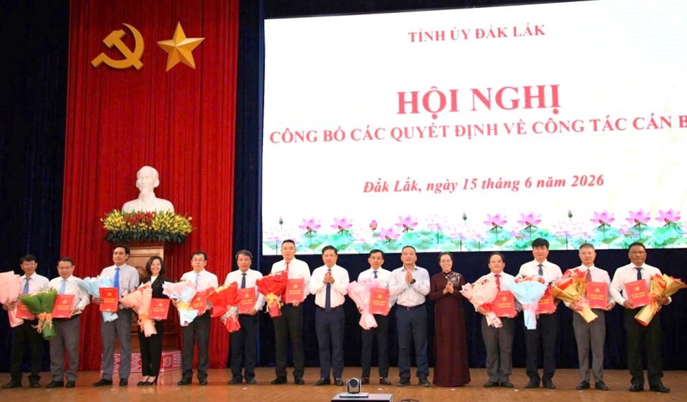 Thường trực Tỉnh ủy Đắk Lắk đã tổ chức Hội nghị công bố quyết định về công tác cán bộ.
