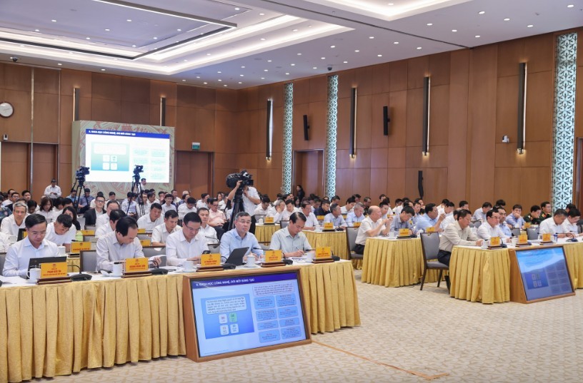 Các đại biểu tham gia cuộc họp. Ảnh: VGP