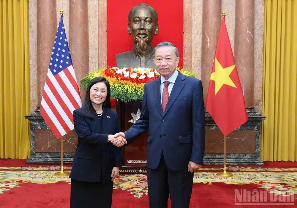 Tổng Bí thư, Chủ tịch nước Tô Lâm với Đại sứ Hợp chúng quốc Hoa Kỳ Jennifer Wicks McNamara.