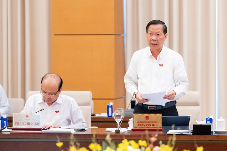 Chủ nhiệm Ủy ban Kl992 cổng game cá cược Kl991.com nạp rút nhanh Phan Văn Mãi trình bày báo cáo thẩm tra.