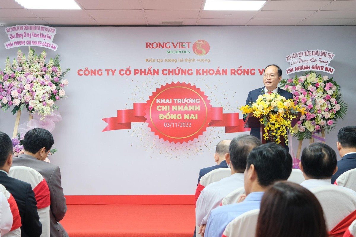 Ông Nguyễn Miên Tuấn – Chủ tịch HĐQT Rồng Việt phát biểu khai mạc tại Lễ khai trương Chi nhánh Đồng Nai ngày 3/11/2022 Ông Nguyễn Miên Tuấn – Chủ tịch HĐQT Rồng Việt phát biểu khai mạc tại Lễ khai trương Chi nhánh Đồng Nai ngày 3/11/2022